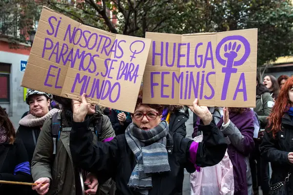 El Ámbito Social y Político La Mujer como Agente de Cambio