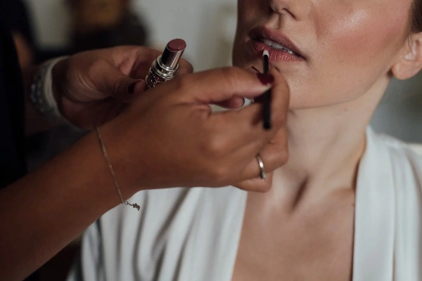 9. Usa un labial suave y natural