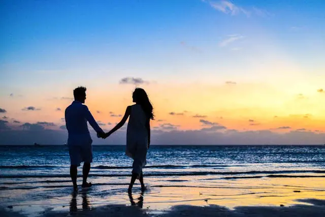 pareja en la playa