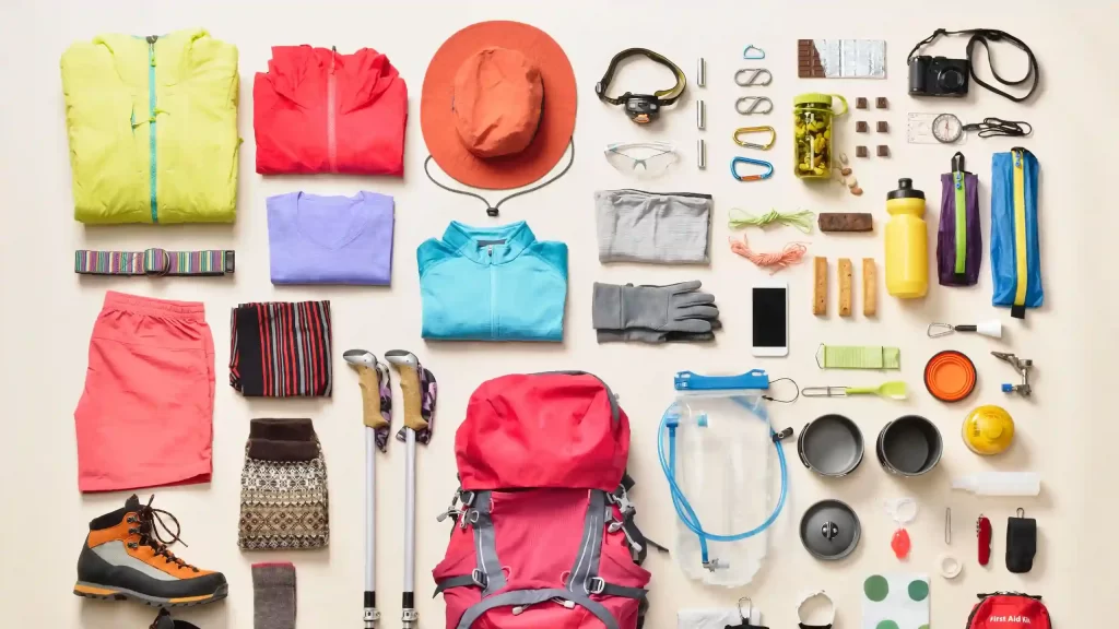 Accesorios que completan tu look de senderismo