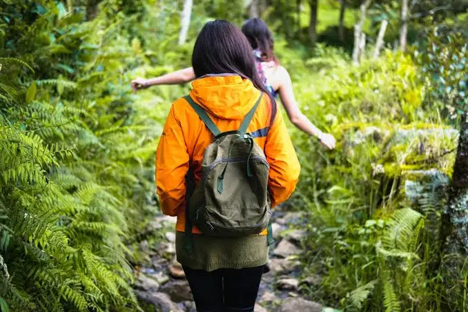 lugares para hacer trekking en santiago